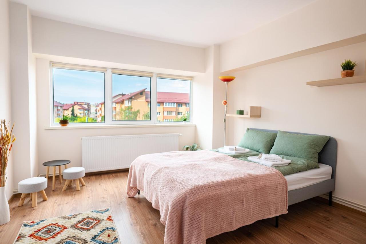 Apartamento Metropolitan Wildscape View Braşov Exterior foto