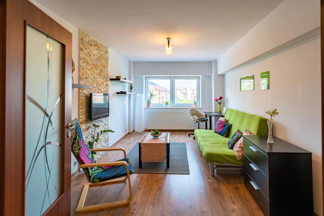 Apartamento Metropolitan Wildscape View Braşov Exterior foto