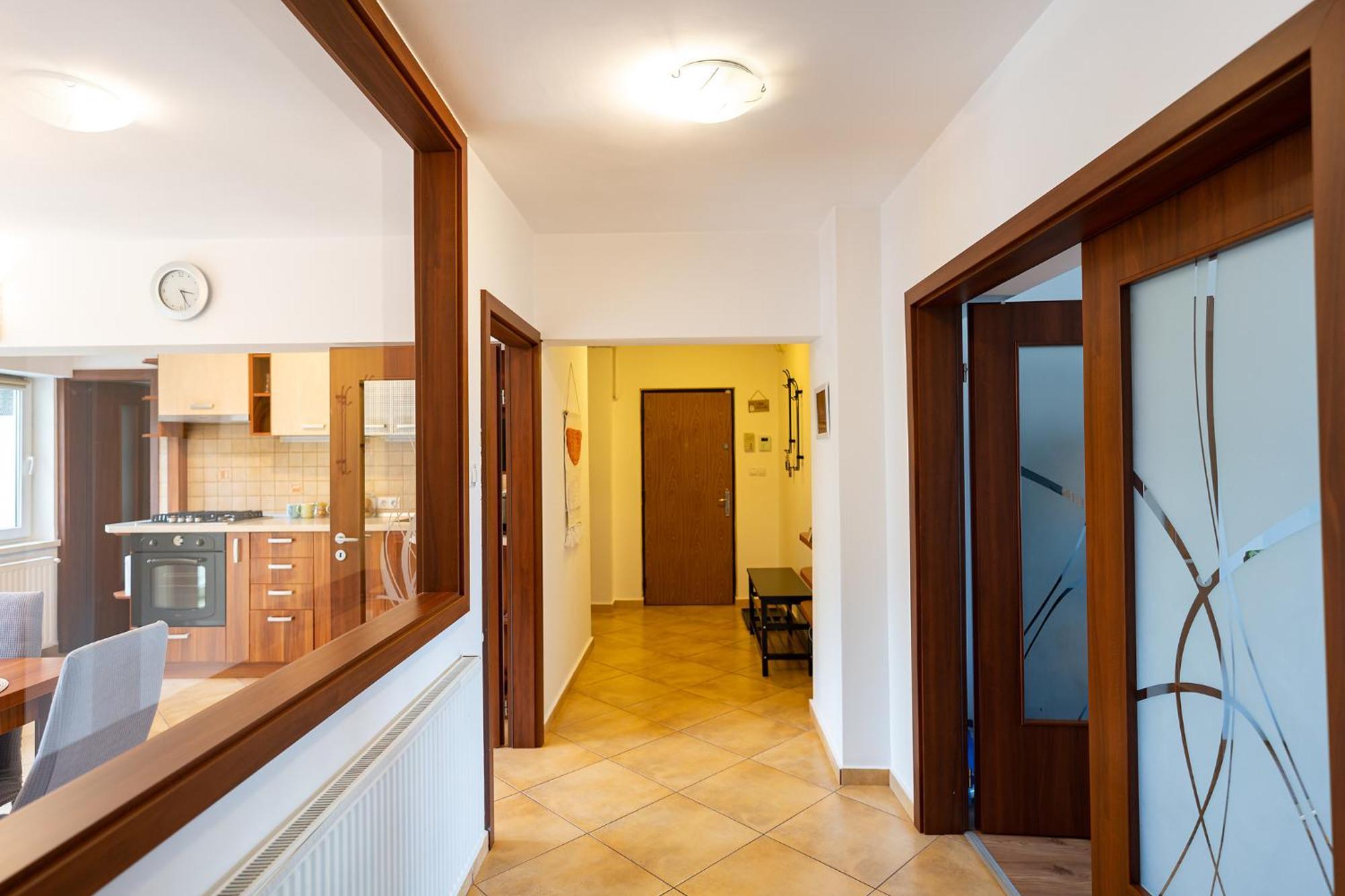 Apartamento Metropolitan Wildscape View Braşov Exterior foto
